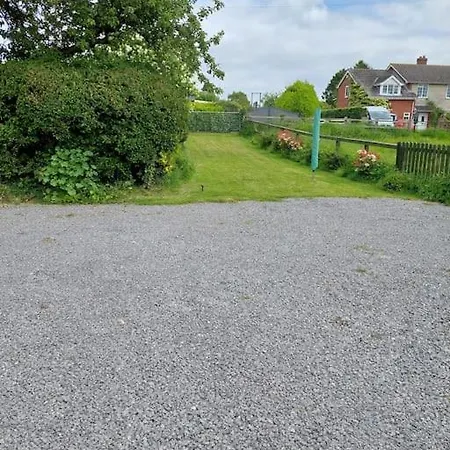 Semesterbostad Decca Is Cheerful One Bedroom