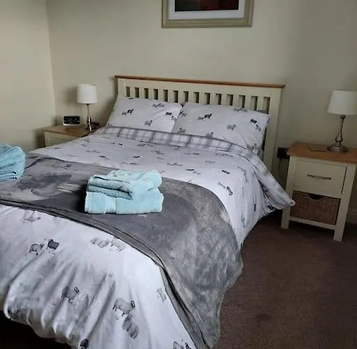 Decca Is Cheerful One Bedroom