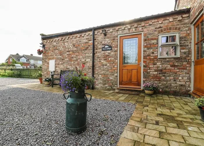 Decca Is Cheerful One Bedroom